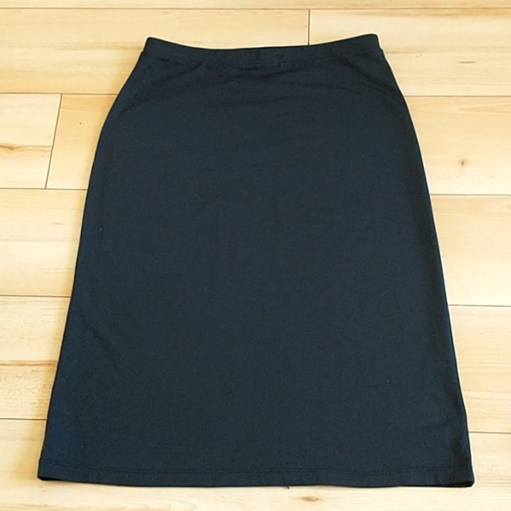 Roots skirt